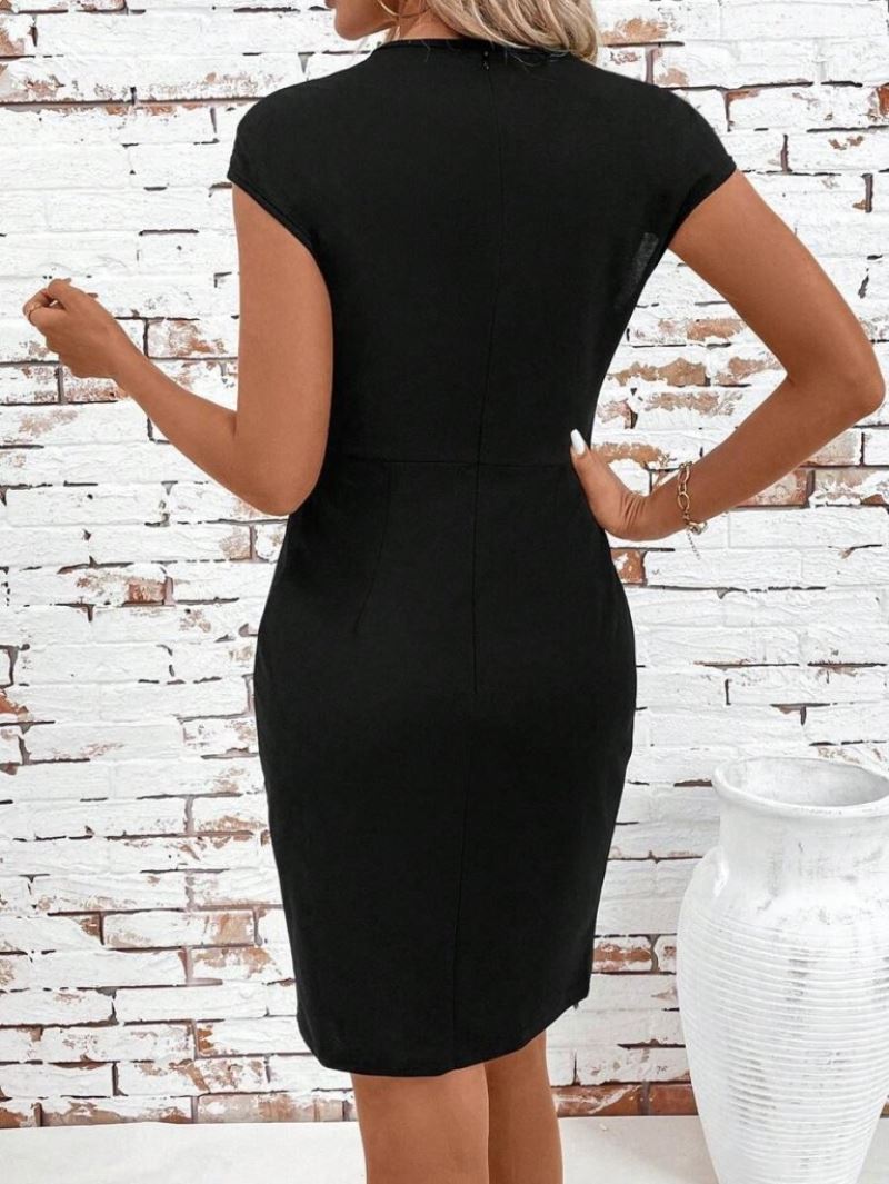 Kadın Kısa Kollu V Yakalı önden Pile Detaylı Ithal Krep Elbise