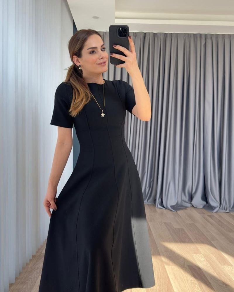 Kadın Kısa Kollu Bisiklet Yaka Maksi Boy Ithal Krep Elbise