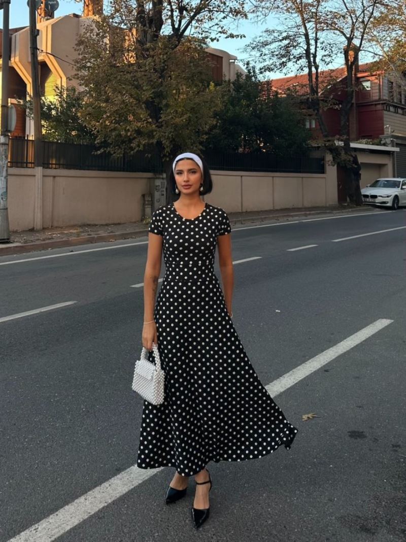 Kadın Kısa Kollu Bisiklet Yaka Puantiyeli Maksi örme Krep Elbise